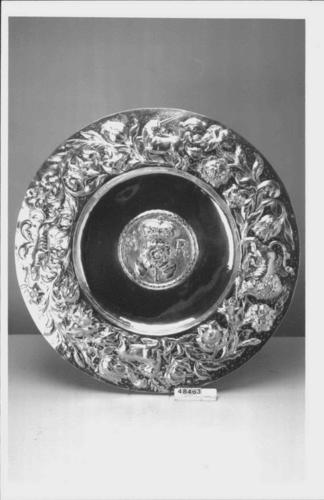 Sideboard dish