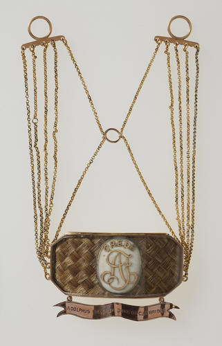 Necklace with locket containing hair of Adolphus Frederick, Duke of Cambridge (1774-1850) Necklace with locket containing hair of Adolphus Frederick, Duke of Cambridge (1774-1850)