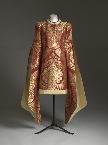 Master: Tunic and cloak Master: Tunic and cloak