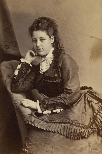 Miss Emma Loftus. [Photographs, English Portraits. Volume 70. ]