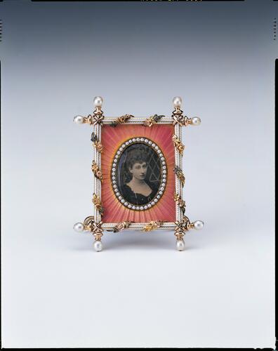 Frame with a photograph of Princess Louise, Duchess of Fife