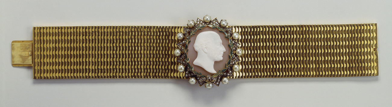Bracelet with a cameo of Adolphus Frederick, Duke of Cambridge