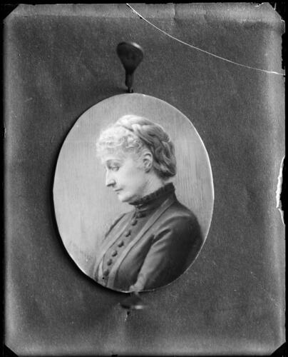 Glass plate negative of a miniature Glass plate negative of a miniature