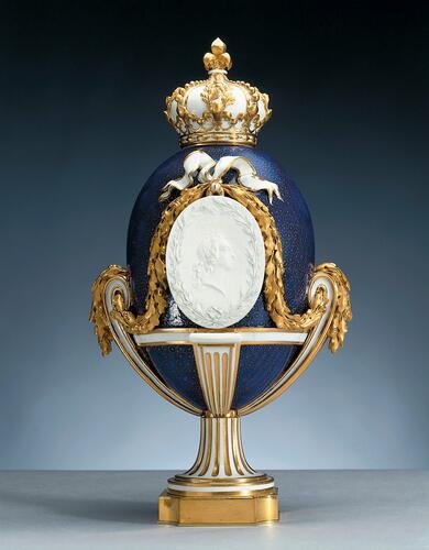 Vase à médaillon du roi