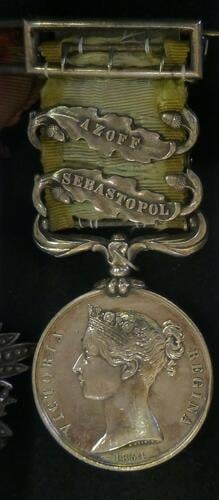 Crimea Medal (1854-1856). 2 clasps : Sebastapol and Azoff