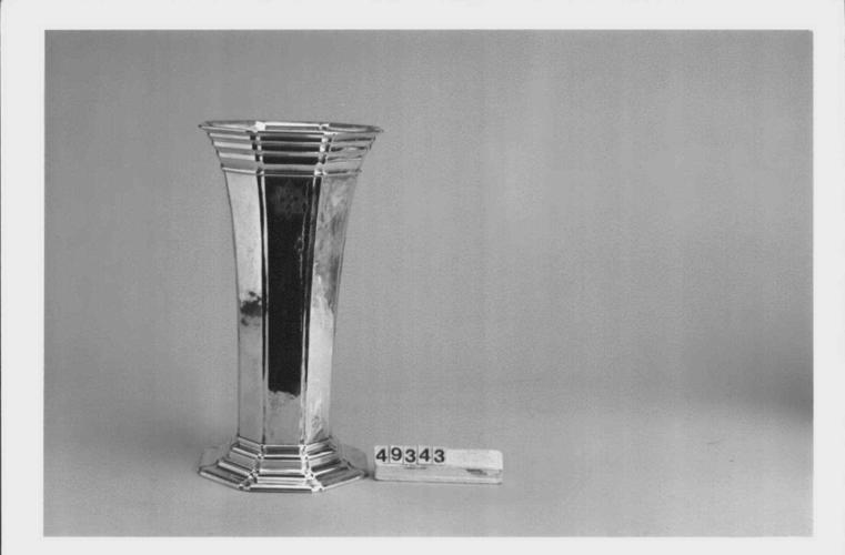 Pair of vases