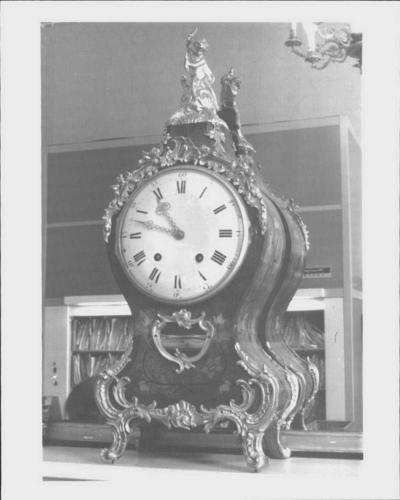 Mantel clock