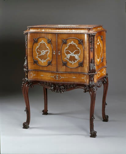 Jewel cabinet