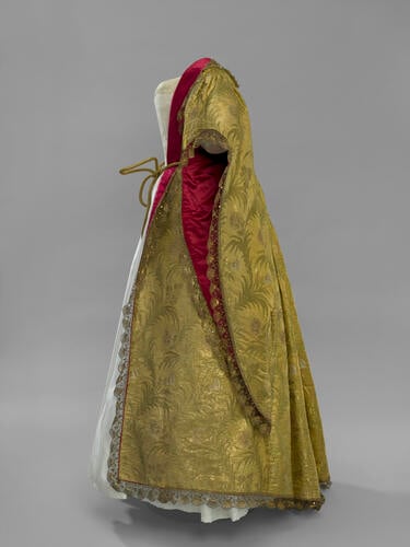 Queen Victoria's Coronation Supertunica Queen Victoria's Coronation Supertunica