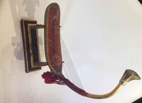 Arched harp (saung-gauk)