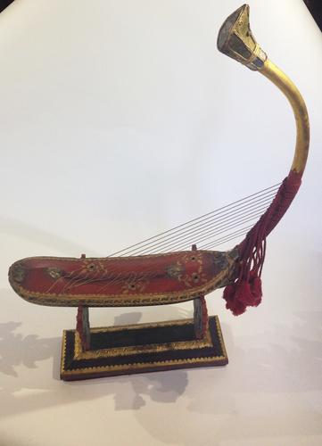 Arched harp (saung-gauk)