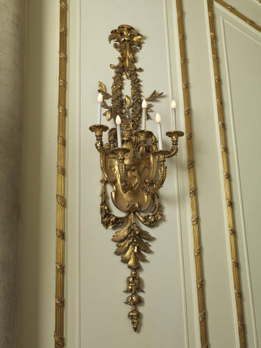 Set of wall lights