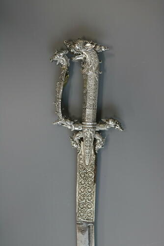 Sword (kasthāné) and scabbard Sword (kasthāné) and scabbard