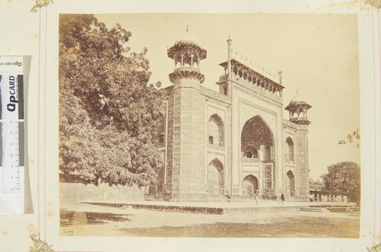 Entrance Gateway of Taj Garden, Agra Entrance Gateway of Taj Garden, Agra