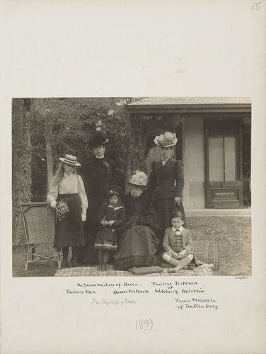 Group photograph of Queen Victoria and family at Balmoral, 1899