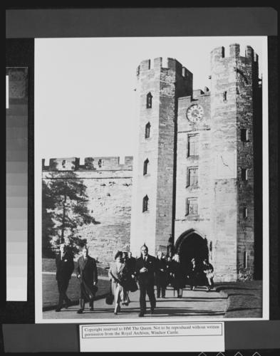 King George VI and Queen Elizabeth visit Warwick Castle