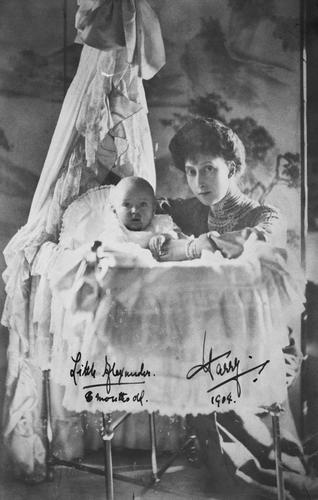 Princess Maud with the infant Prince Olav