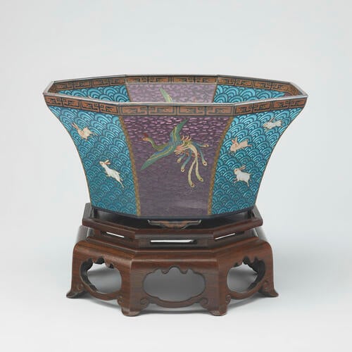 Octagonal bowl on a stand