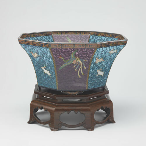 Octagonal bowl on a stand