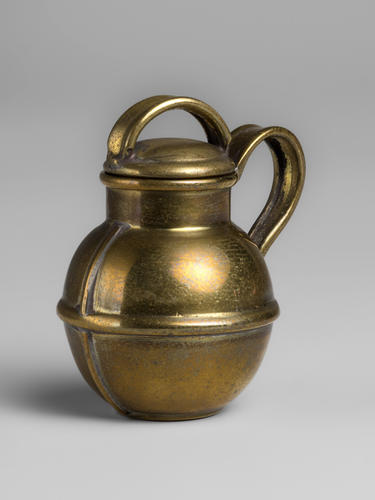 Hot water jug