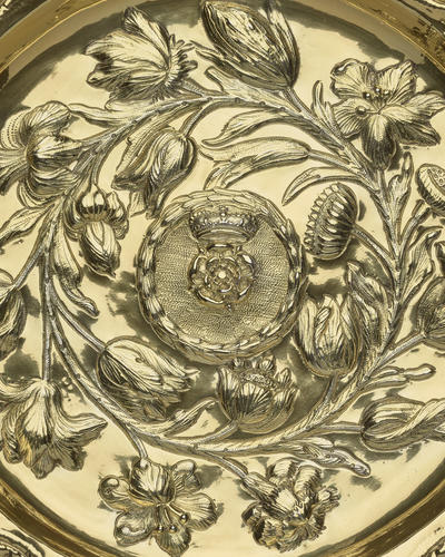 Master: Pair of altar dishes Master: Pair of altar dishes
