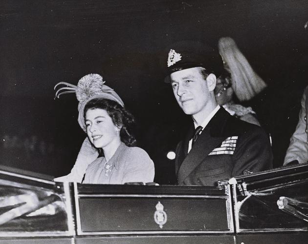 HRH Princess Elizabeth and HRH The Duke of Edinburgh driving to Waterloo Station at the start of their honeymoon