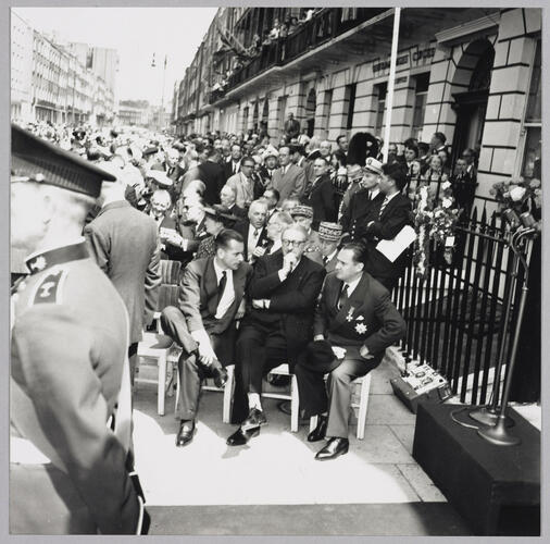 VIP guests outside No 1 Dorset Square