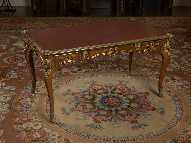 Writing desk