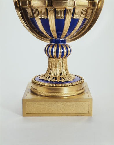 Master: Vase à pied de globe or vase chinois