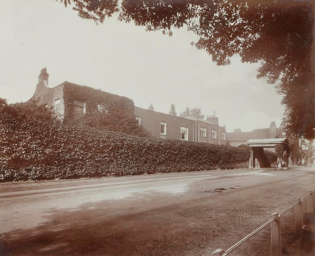 Photograph of Cambridge Cottage, Kew, 1904