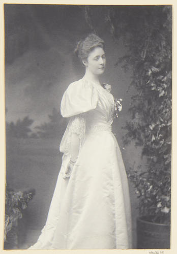 Lady Elizabeth Meade (1869-1924), later Lady Elizabeth Dawson Lady Elizabeth Meade (1869-1924), later Lady Elizabeth Dawson