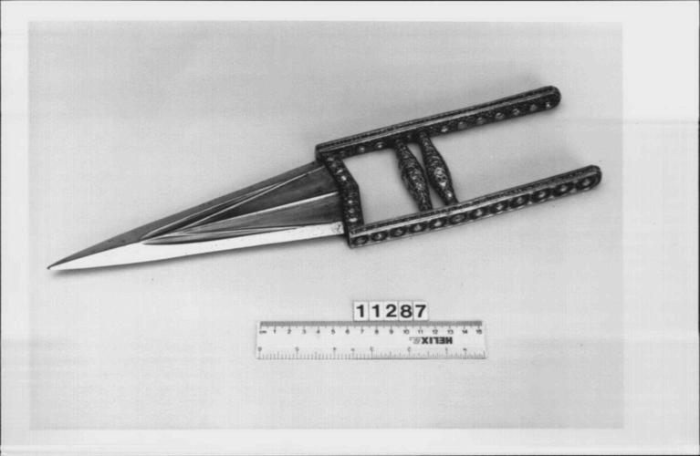 Punch dagger Punch dagger