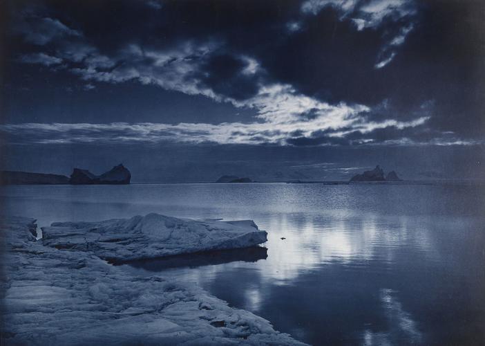 Midnight in the Antarctic summer
